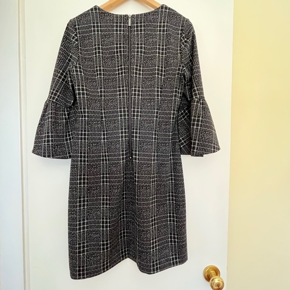 Cavin Klein Dress Roundneck Three-quarter Bell Sleeves Back Zip Closure Size 10 - Picture 2 of 9